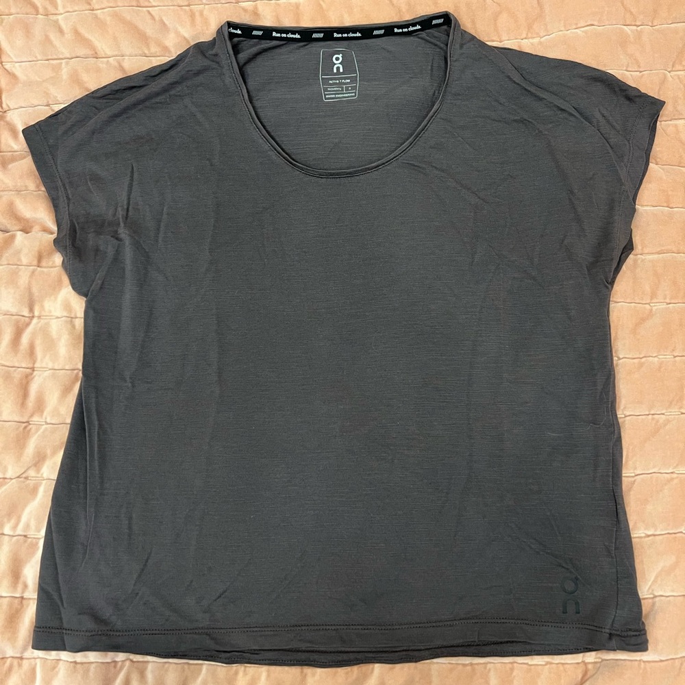 ON RUNNING Active-T Flow - Brown - Size Small
